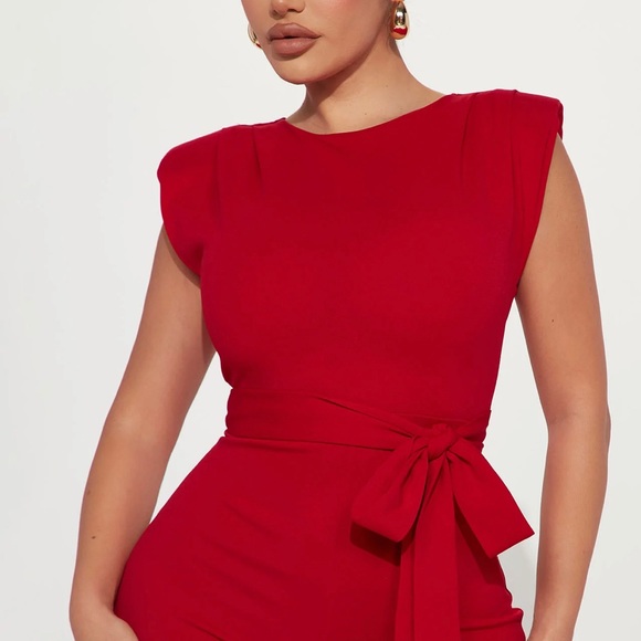 Red jumper - Picture 2 of 3